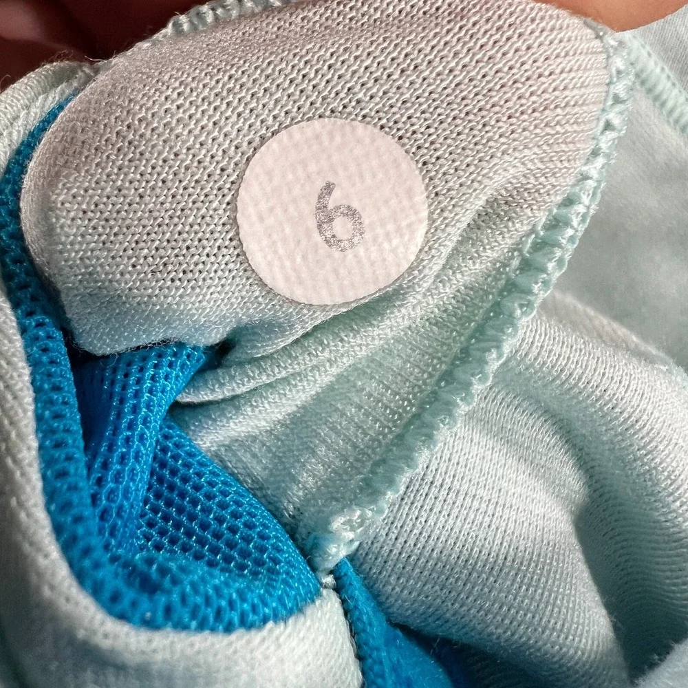 Lululemon Bra Womens Size 6 Blue Racerback Sports Training Workout Active